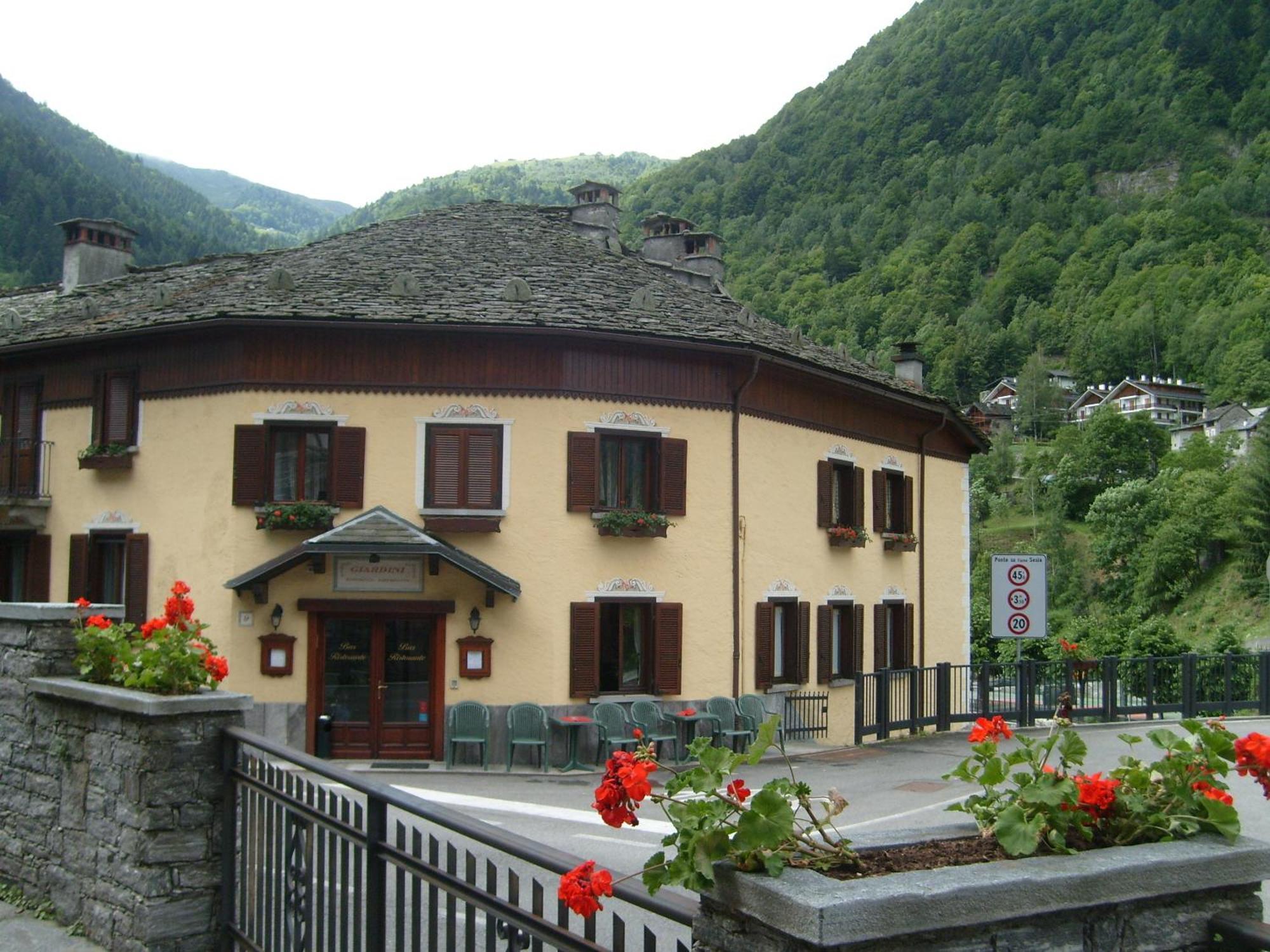 Hotel Residence Giardini Piode Exterior foto